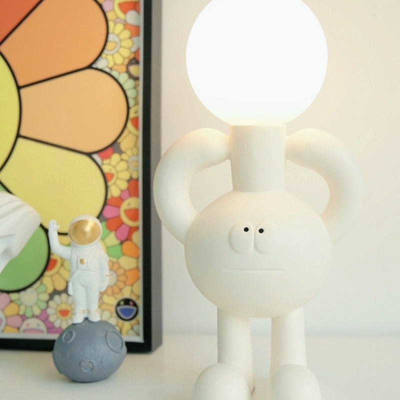 Bigfoot_Moon_Table_Lamp_09