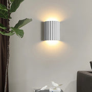 Pleated_Resin_Wall_Lamp_22