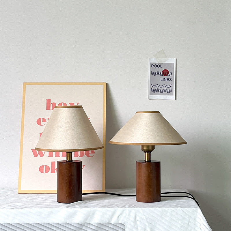 Pleated_Retro_Table_Lamp_03