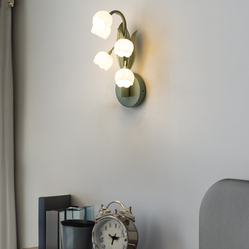 Valley_Lily_Wall_Lamp_05