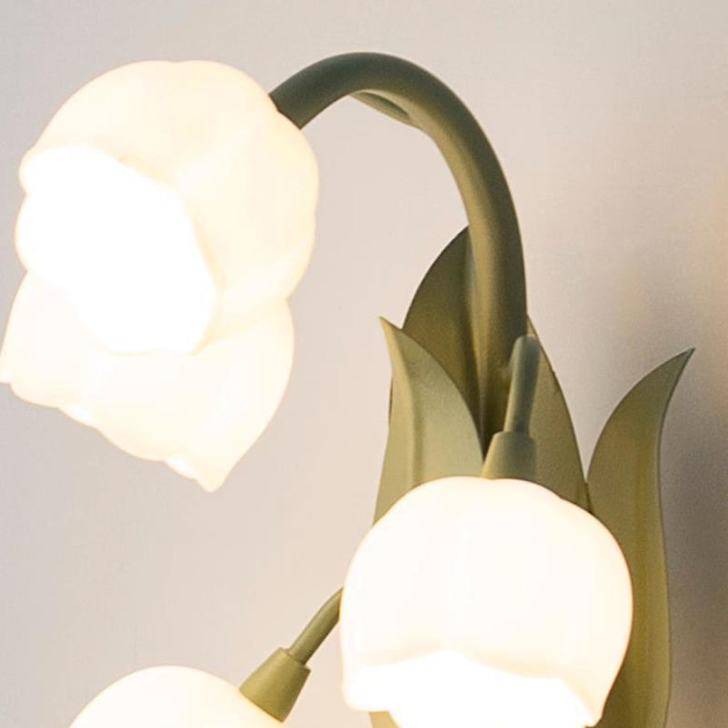 Valley_Lily_Wall_Lamp_07